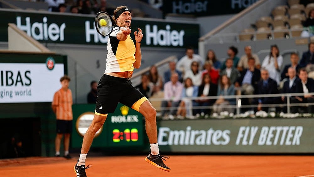 Alexander Zverev in action.  - | Photo: AP/Jean-Francois Badias